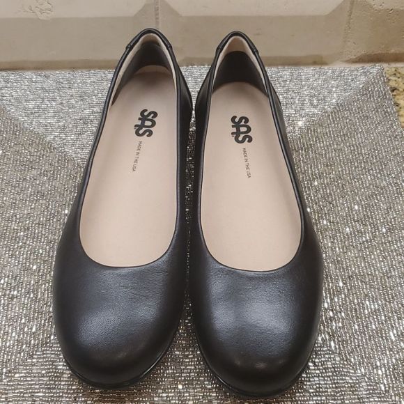 SOLD!! SAS Scenic Black Leather Ballet Flat - Size 7N - Picture 2 of 8